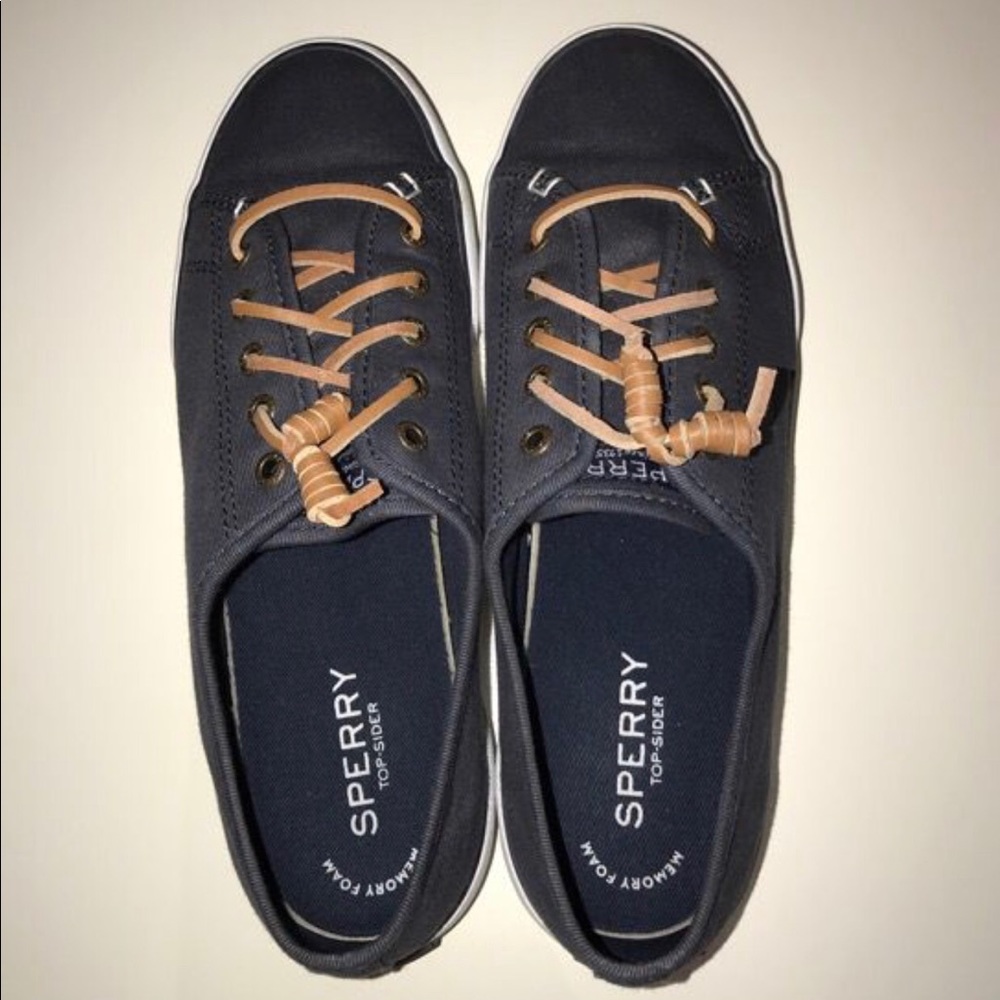 Sperry women’s Seacoast Canvas sneakers